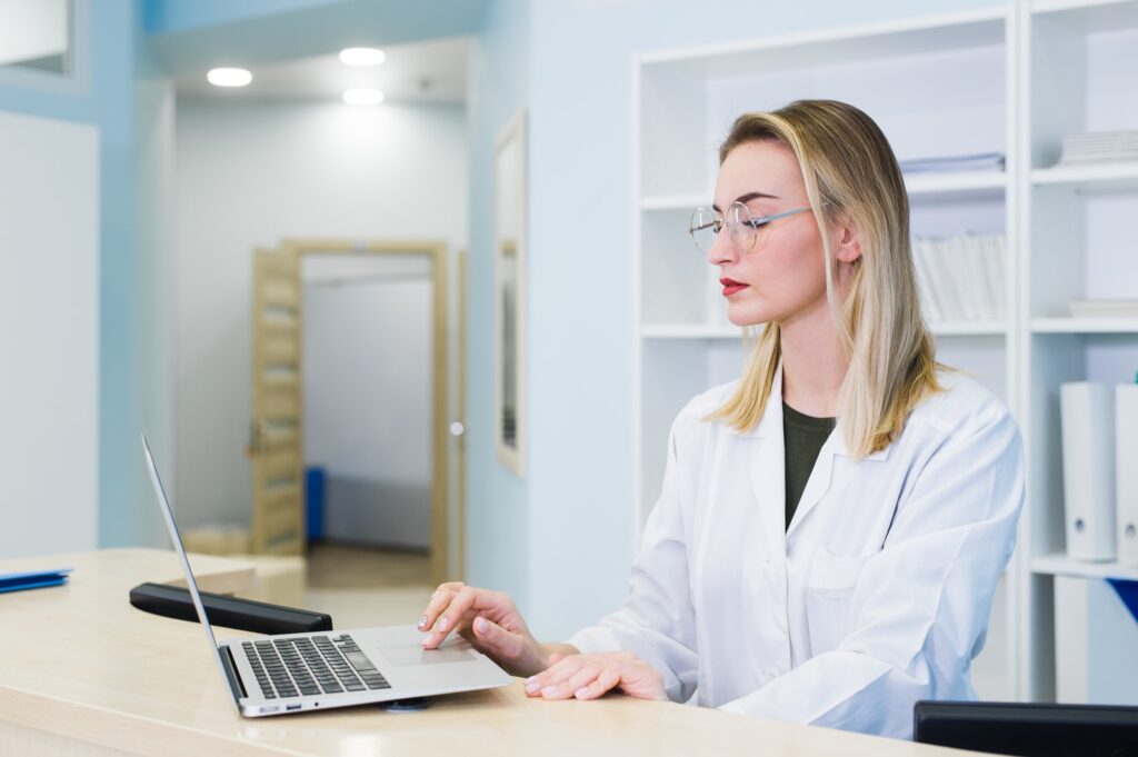 An image of a nurse scheduling an appointment